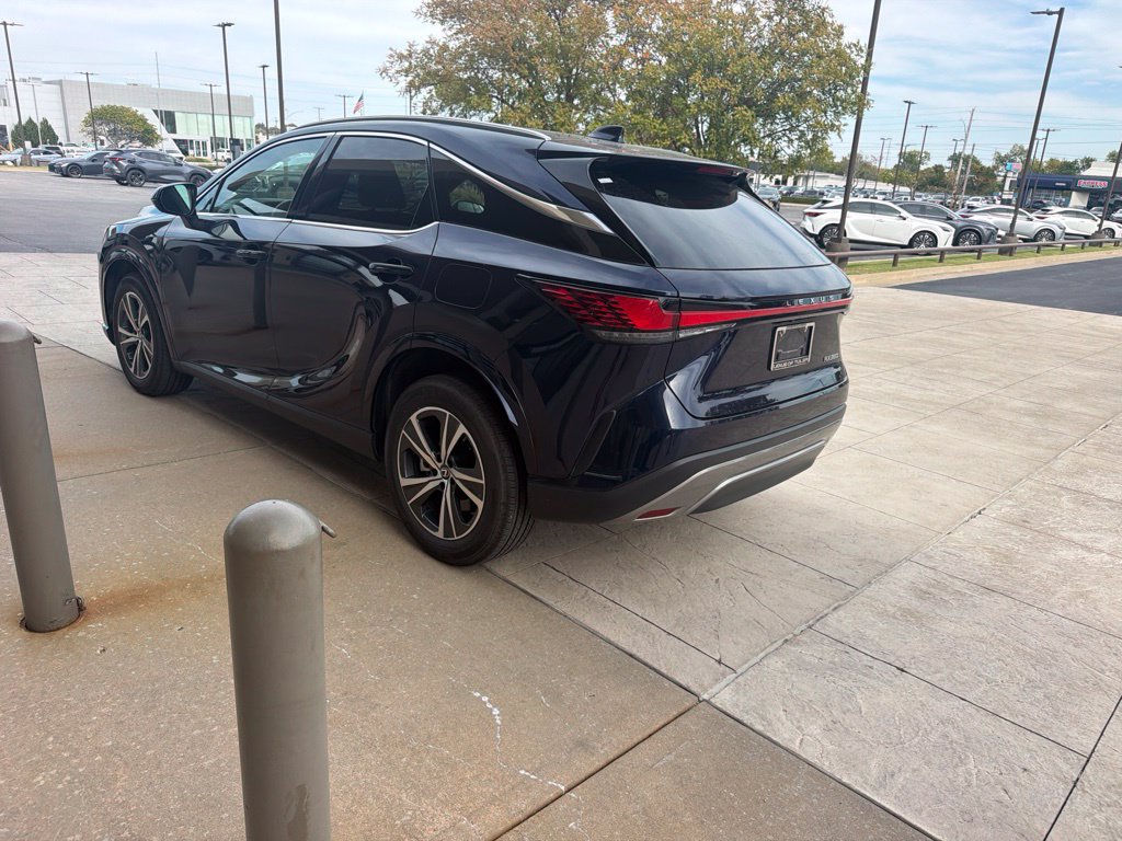 Used 2025 Lexus RX 350 Premium w/ Convenience Package FWD image 4