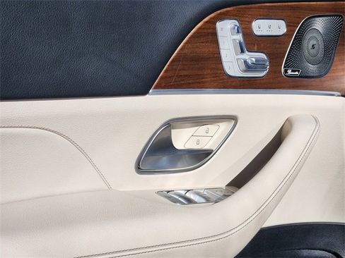 Certified 2022 Mercedes-Benz GLS 450 4MATIC image 10