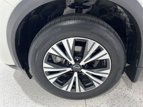 Used 2023 Nissan Rogue SV image 29