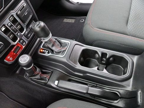 Used 2021 Jeep Wrangler Unlimited Rubicon AWD/4WD image 24