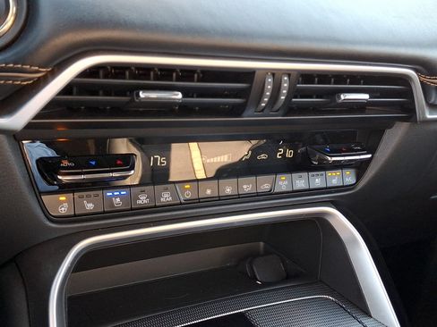Certified 2024 MAZDA CX-90 Plug-In Hybrid w/ Premium Plus AWD/4WD image 18
