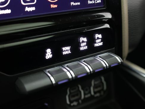 Used 2019 RAM 1500 Laramie RWD image 26