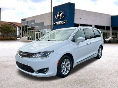 Used 2017 Chrysler Pacifica Touring-L Plus w/ Advanced Safetytec Group