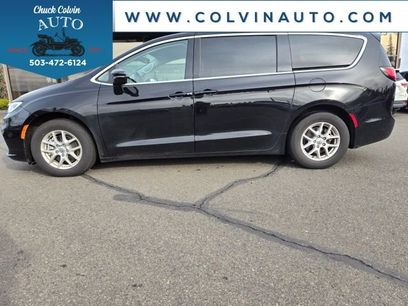 Used 2024 Chrysler Pacifica Touring-L
