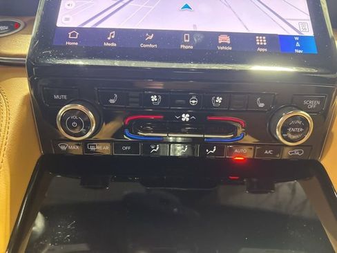 Used 2025 Jeep Grand Cherokee Summit image 15