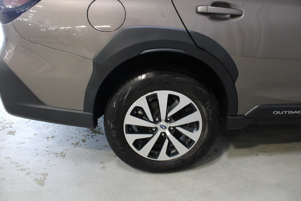 Used 2024 Subaru Outback Premium AWD/4WD image 28