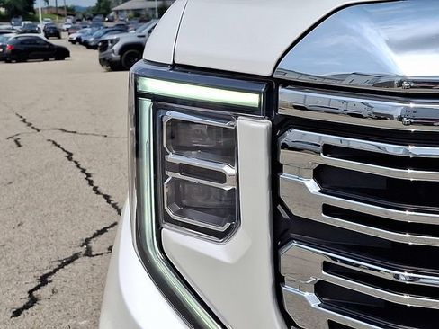 Used 2024 GMC Sierra 1500 Denali w/ Denali Reserve Package AWD/4WD image 9