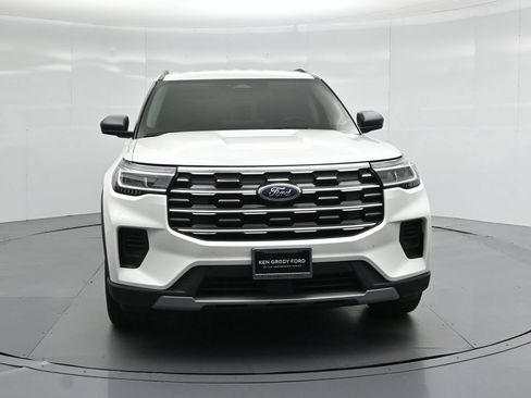 Certified 2025 Ford Explorer Active RWD image 54