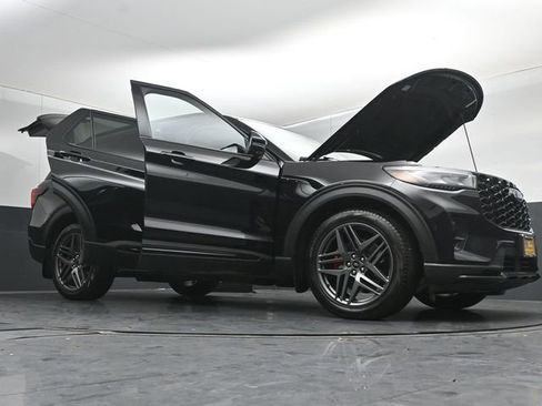 Certified 2025 Ford Explorer ST AWD/4WD image 54