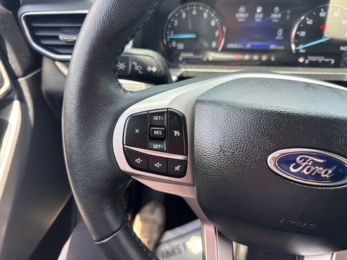 Used 2023 Ford Explorer XLT w/ Equipment Group 202A AWD/4WD image 34