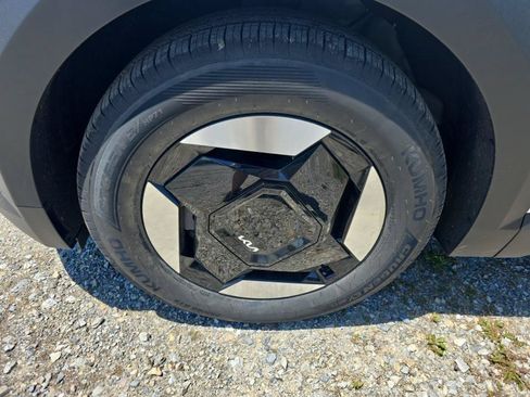 Certified 2024 Kia EV9 Wind AWD/4WD image 14
