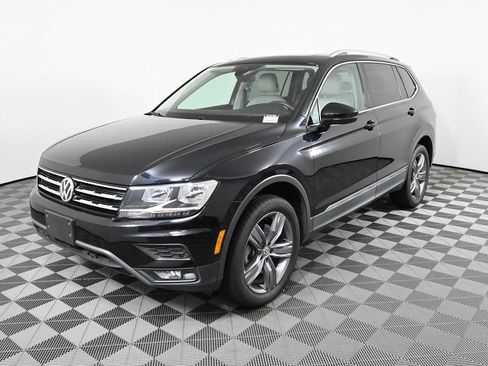 Used 2020 Volkswagen Tiguan SEL AWD/4WD image 2