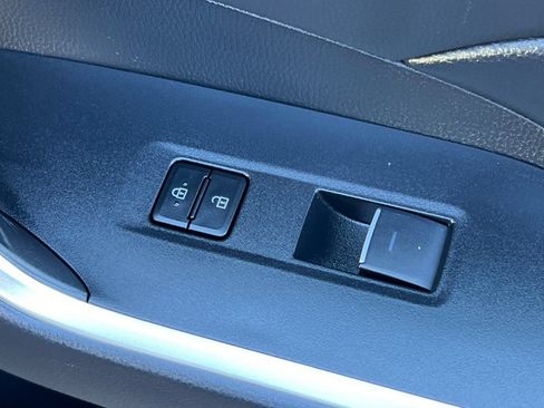 Used 2024 Toyota RAV4 XLE FWD image 21