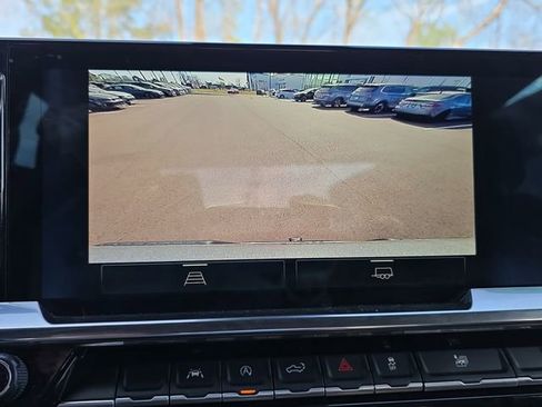 Used 2025 Chevrolet Silverado 1500 LT image 22