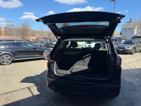 Used 2022 Subaru Ascent Limited w/ Technology Package AWD/4WD image 5