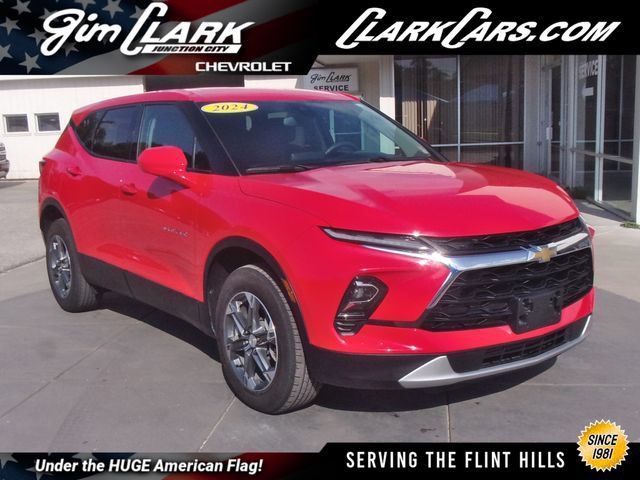 Used 2024 Chevrolet Blazer LT AWD/4WD image 1