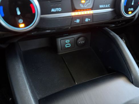 Used 2022 Ford Escape SE w/ Convenience Package FWD image 18