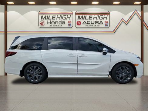 New 2026 Honda Odyssey Touring image 3