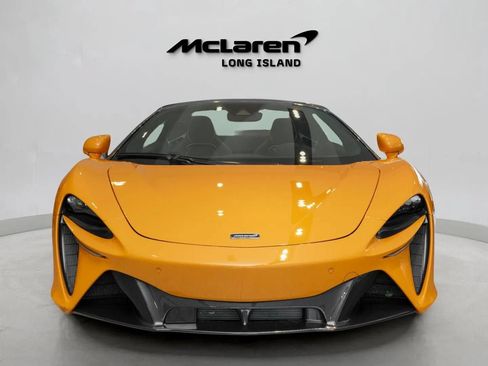Used 2026 McLaren Artura Spider RWD image 3