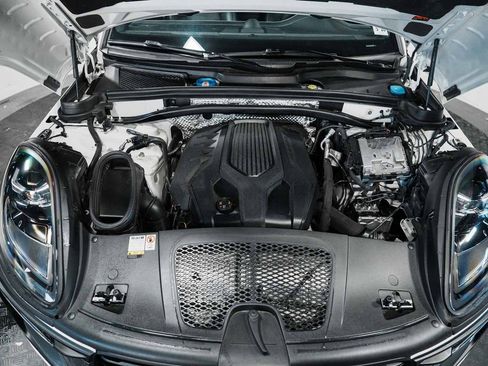 Used 2023 Porsche Macan image 42