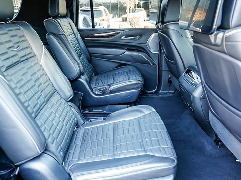 Used 2021 Cadillac Escalade ESV Premium Luxury Platinum image 18