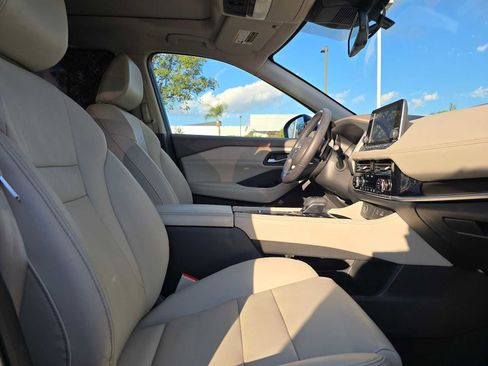 Used 2022 Nissan Rogue SL image 11