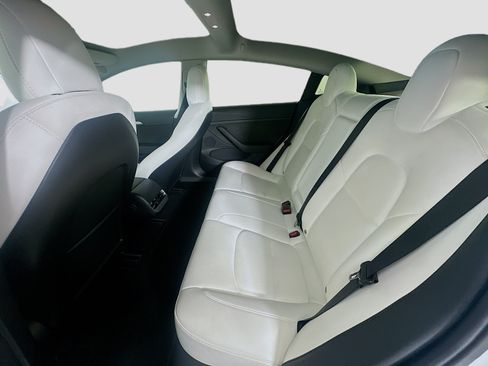 Used 2022 Tesla Model 3 Long Range AWD/4WD image 28