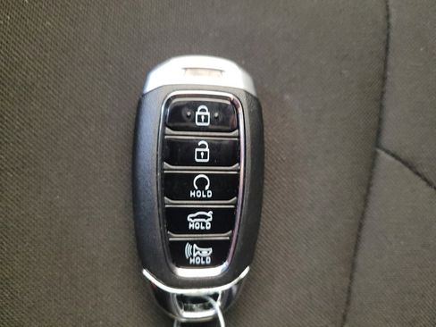 Used 2022 Hyundai Elantra SEL image 32