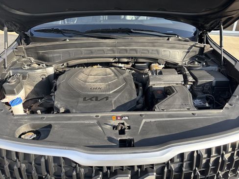 Used 2023 Kia Telluride EX w/ EX Captain's Chair Package image 19