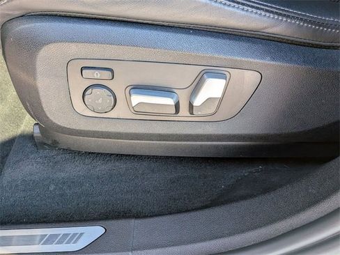 Used 2023 BMW X6 xDrive40i w/ M Sport Package image 13