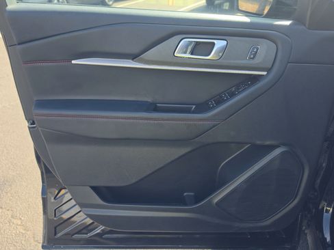 Used 2025 Ford Explorer ST-Line AWD/4WD image 8