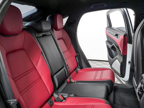 New 2026 Porsche Cayenne GTS AWD/4WD image 23