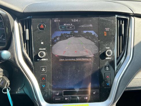 Used 2021 Subaru Outback Premium image 11