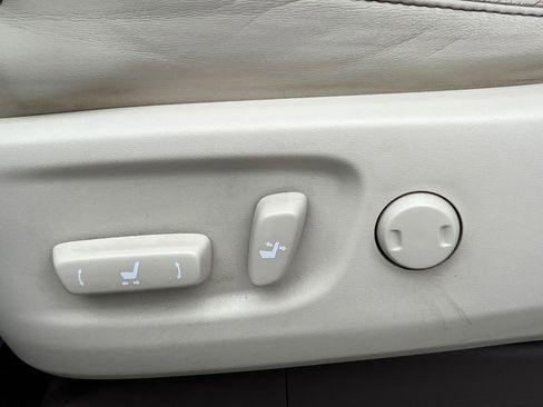 Used 2019 Lexus GX 460 Premium w/ Premium Package image 17