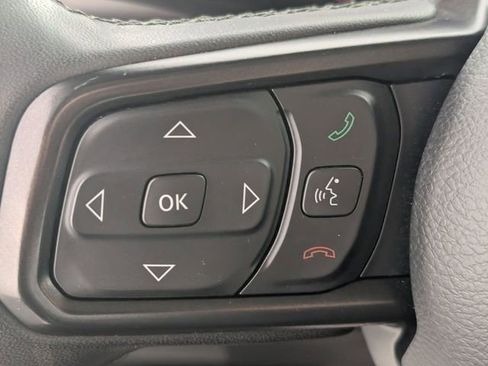 Used 2023 Jeep Gladiator Sport image 14