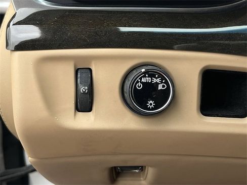 Used 2020 Cadillac Escalade Platinum image 24