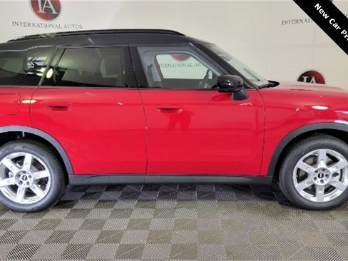 Used 2025 MINI Cooper Countryman S w/ Comfort Package Max image 3