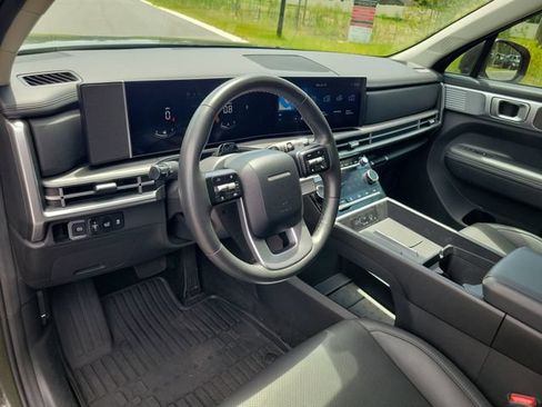 Used 2025 Hyundai Santa Fe SEL FWD image 18