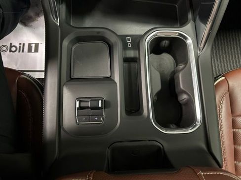 Used 2024 GMC Sierra 3500 Denali Ultimate image 27