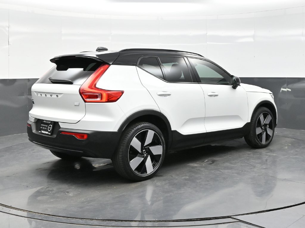 Used 2023 Volvo XC40 Recharge Ultimate AWD/4WD image 7