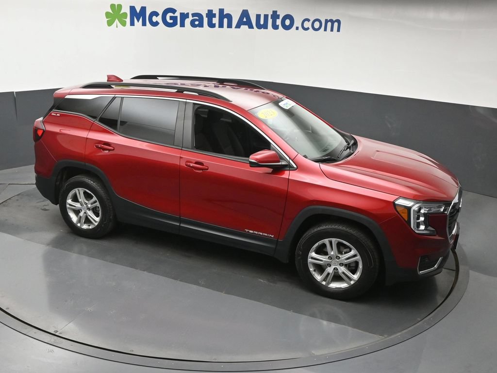 Used 2023 GMC Terrain SLE w/ Driver Convenience Package AWD/4WD image 3
