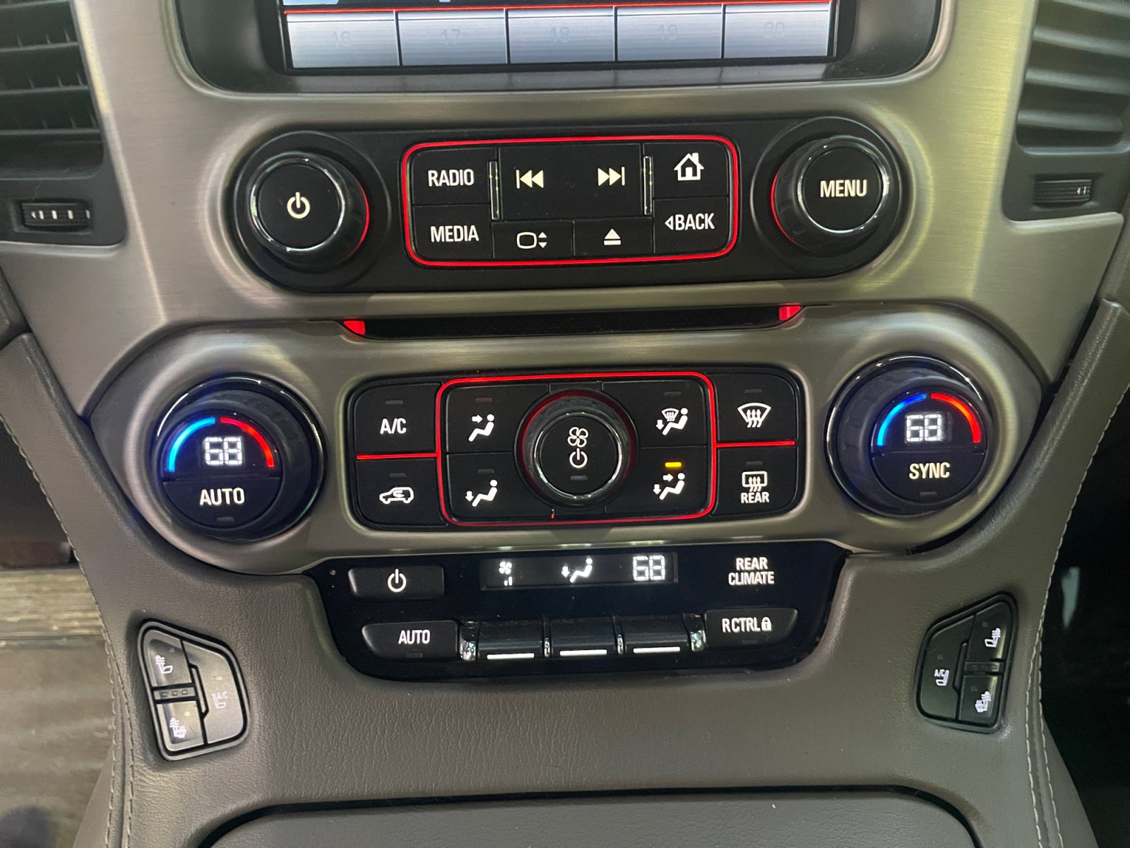 Used 2015 GMC Yukon Denali AWD/4WD image 18