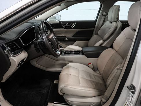 Used 2020 Lincoln Continental AWD w/ Premium Package image 23