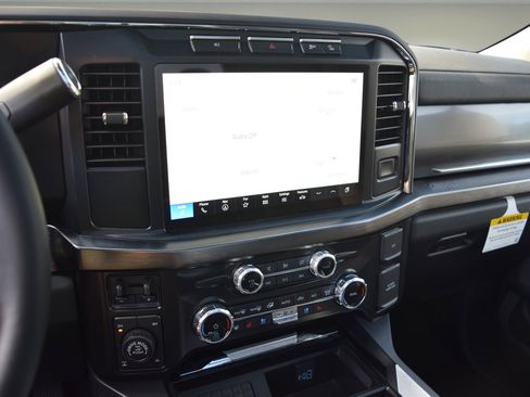 Used 2024 Ford F250 Lariat w/ Tremor Off-Road Package AWD/4WD image 10
