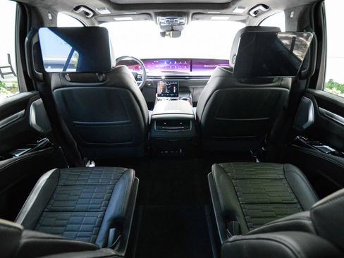 Used 2026 Cadillac Escalade Platinum Sport w/ LPO, ONYX Package AWD/4WD image 70