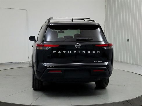 Used 2024 Nissan Pathfinder SV image 6