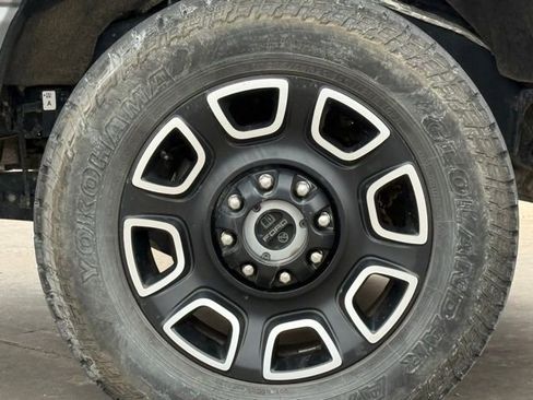 Used 2024 Ford F250 Platinum image 14