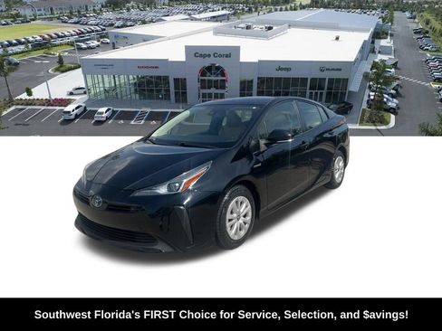 Used 2021 Toyota Prius LE FWD image 2