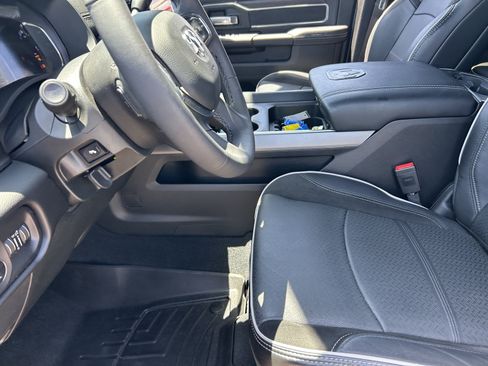 Used 2025 RAM 2500 Laramie AWD/4WD image 10