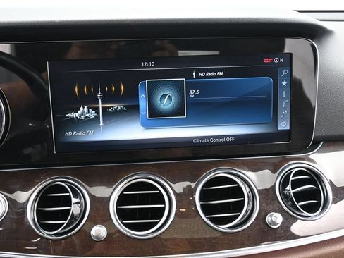 Used 2017 Mercedes-Benz E 300 4MATIC image 10